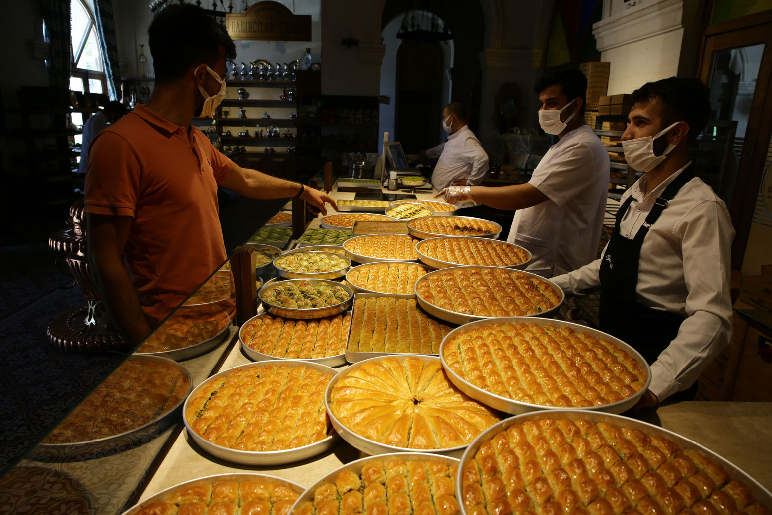Food Fights and Hummus Wars — with Suna Çağaptay, Riada Asimovic Akyol and Kareem Shaheen