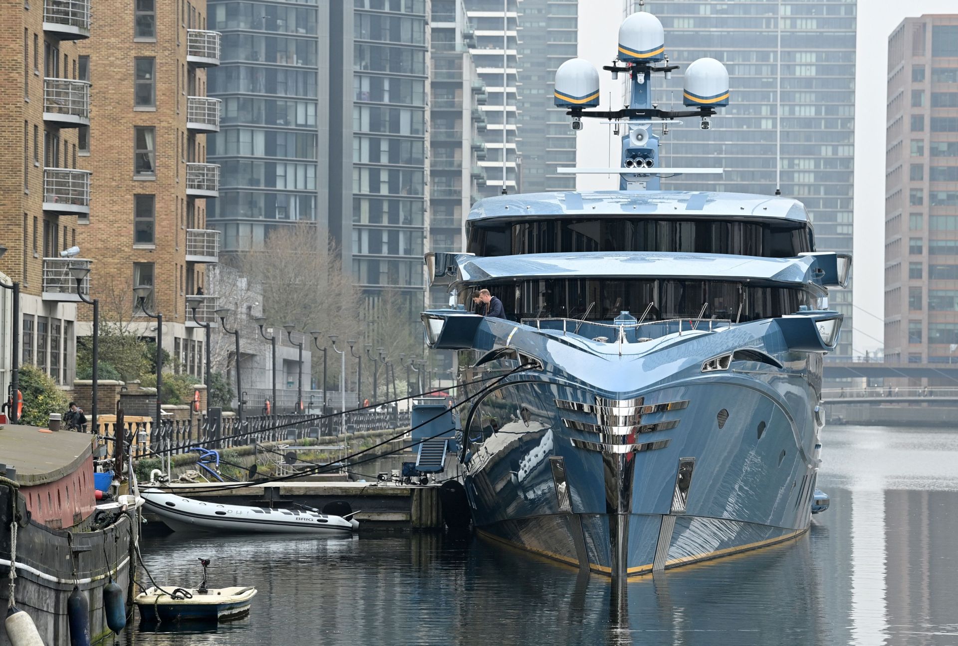 Turning Russian Oligarchs into London Aristocrats — with Oliver Bullough